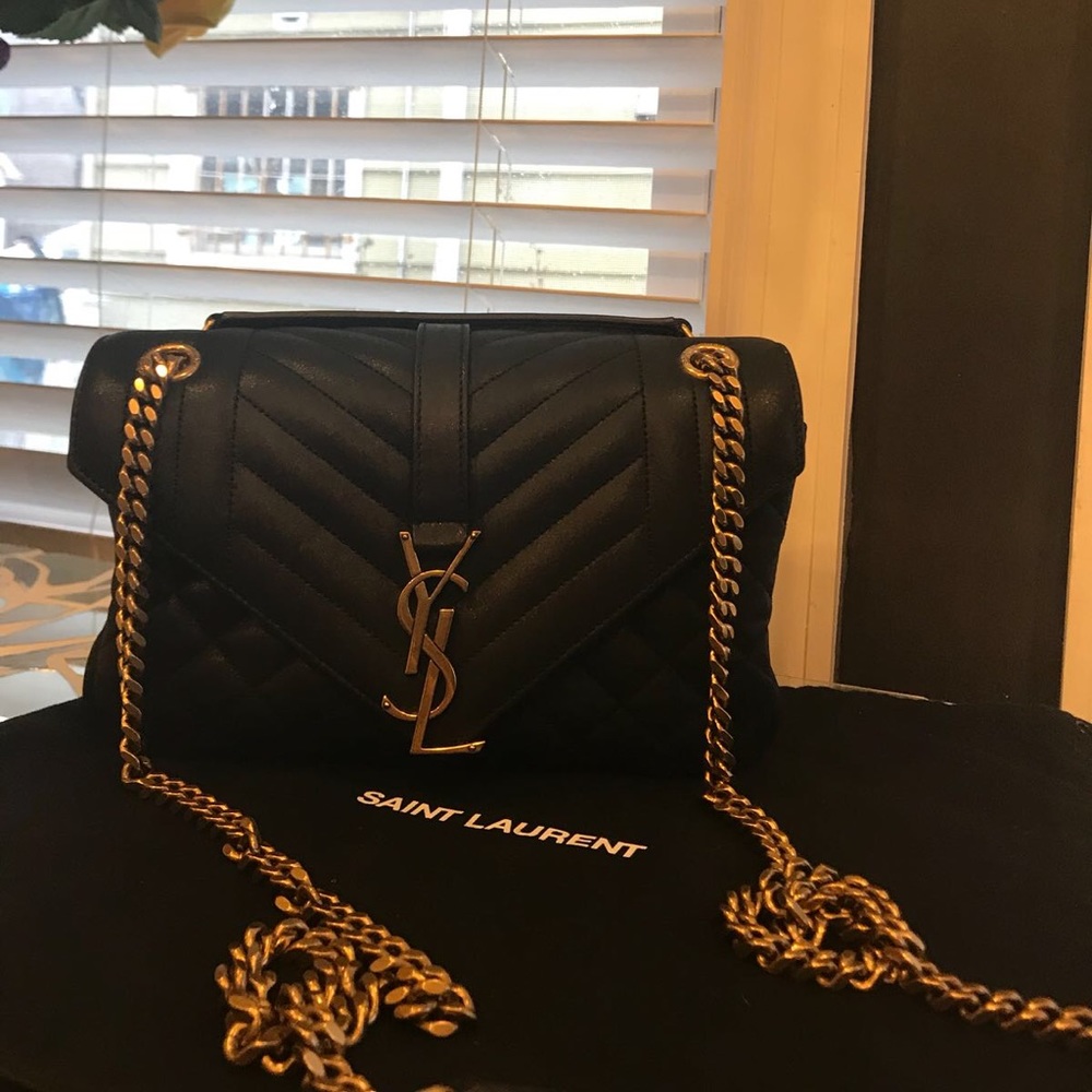 YSL Classic Medium Soft Envelope ❤️🧡💛💚💙